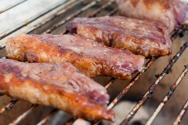 Braziliaanse Picanha Vlees Barbecue Houtskool Brand Rechtenvrije Stockfoto's