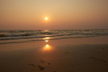 Sunset beach Patayya denizde