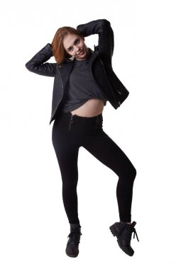 kot pantolon ve deri ceket genç bir kızın beyaz arka plan görüntüsü izole