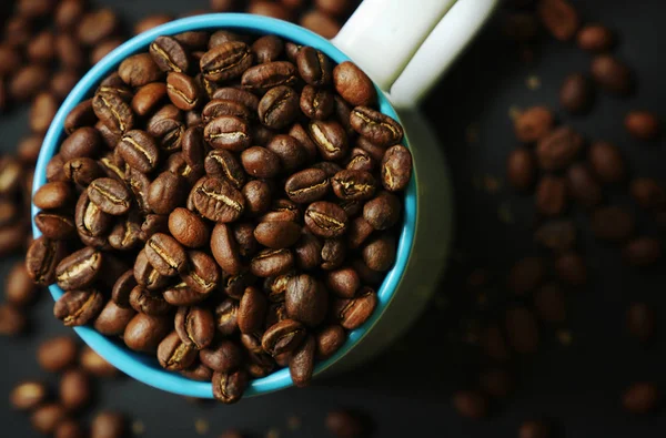 Gyönyörű Szétszórt Kávébab Háttér — Stock Fotó
