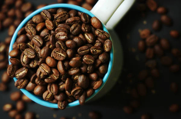 Bellissimo Sfondo Con Chicchi Caffè Sparsi — Foto Stock