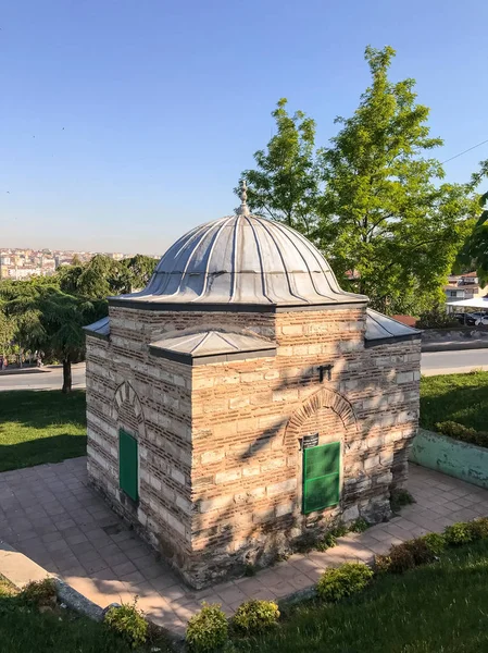 Istanbul Turchia Maggio 2018 Lohusa Sultan Memorial Tomb Vecchia Struttura — Foto Stock