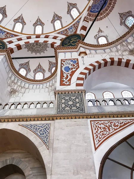 内部看法 建筑细节从苏莱曼清真寺在土耳其伊斯坦布尔 — 图库照片