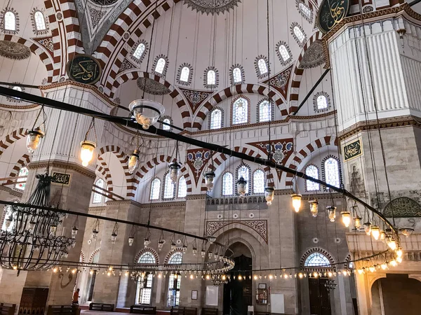 内部看法 建筑细节从苏莱曼清真寺在土耳其伊斯坦布尔 — 图库照片