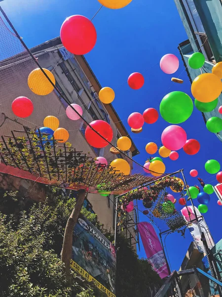 Istanbul Törökország 2018 Május Egy Hegynek Felfelé Street Díszített Színes — Stock Fotó