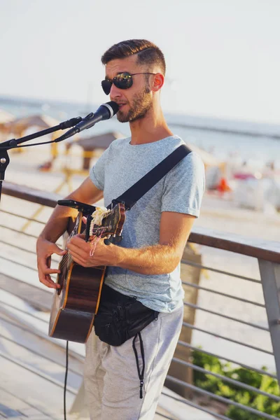 Tel Aviv Yafo Israel Junio 2018 Músico Callejero Tocando Una — Foto de Stock