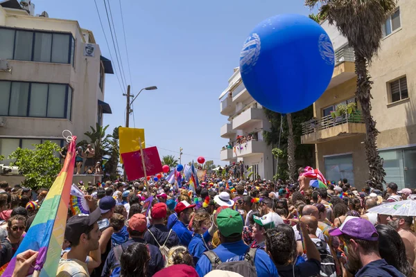 アビブ イスラエル 2018 Tel Aviv プライド Week パレード 歩いている人ダンス 歌うこと — ストック写真