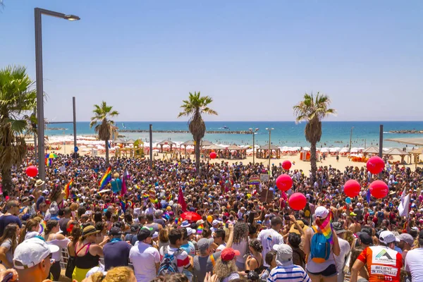 アビブ イスラエル 2018 Tel Aviv プライド Week パレード 歩いている人ダンス 歌うこと — ストック写真