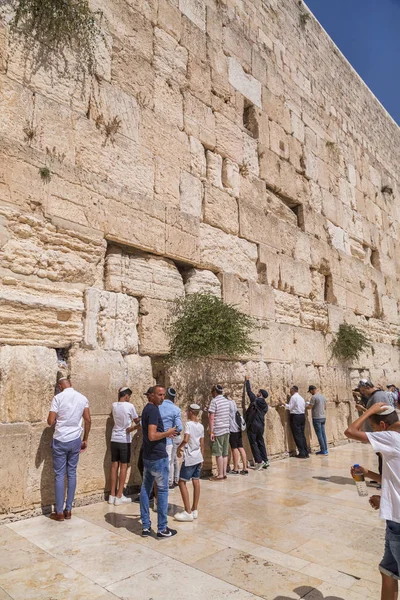 Jerusalem Israel June 2018 Jewish People Praying Western Wall Second — Stock Photo, Image