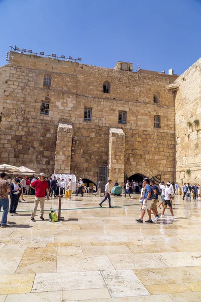 Jerusalén Israel Junio 2018 Las Personas Que Visitan Leen Torá — Foto de Stock