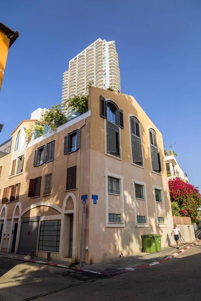 テルアビブ イスラエル 2018 建物外面および通りのコマーシャル地区の Tel Aviv イスラエル ヤッファの旧市街近くにコマーシャルは パレスチナで最初のユダヤ人入植地です — ストック写真