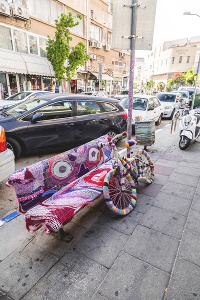 Tel Aviv Yafo Israel Junio 2018 Banco Bicicleta Poste Cubiertos — Foto de Stock