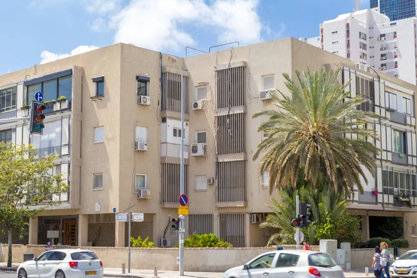 アビブ テル市 イスラエル 2018 一般的なアーキテクチャは アビブからの景観 アビブ テル市 イスラエル共和国の中央通りで現代および古い建物 — ストック写真