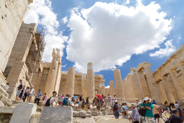 Atenas Grecia Julio 2018 Las Ruinas Antiguas Reconstruidas Partenón Erecteión —  Fotos de Stock