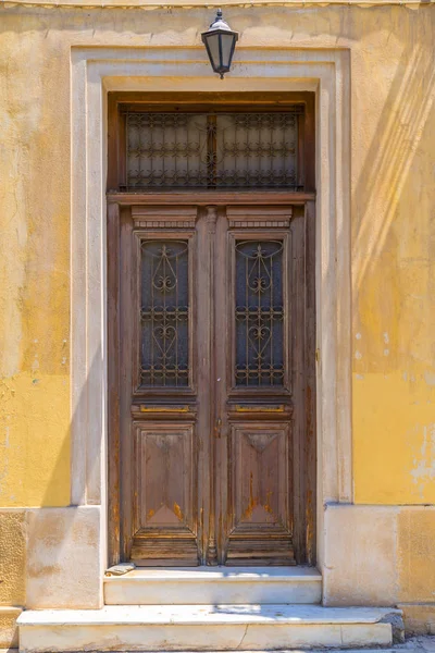 Старые Красивые Украшенные Двери Афинах Греция Классические Архитектурные Детали — стоковое фото