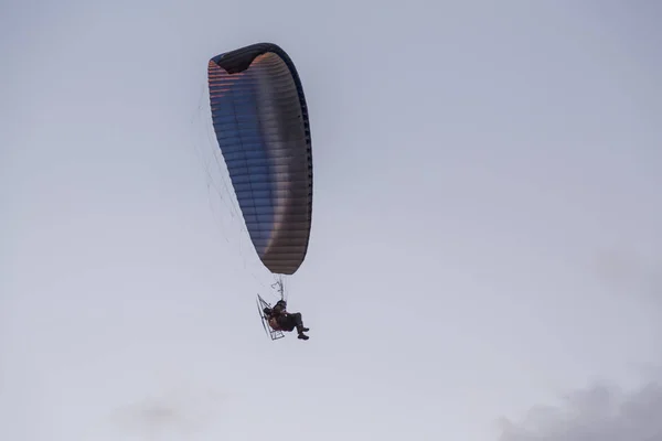 Paramotor Paracaídas Motorizados Cielo —  Fotos de Stock
