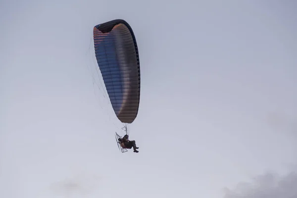 Paramotor Motorbetriebener Gleitschirm Fallschirm Himmel — Stockfoto