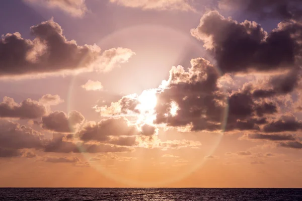 Sonnenuntergangsszene Mit Wolkenlandschaft Über Dem Horizont Der Mittelmeerküste Von Haifa — Stockfoto