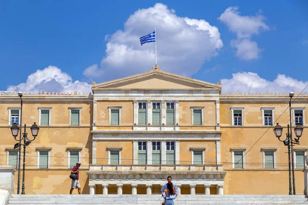 Atina Yunanistan Temmuz 2018 Yunan Parlamento Binası Ünlü Syntagma Meydanı — Stok fotoğraf