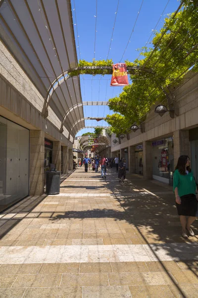 Jerusalem Israel June 2018 Shopping Street Alrov Mamilla Avenue Jaffa — Stock Photo, Image