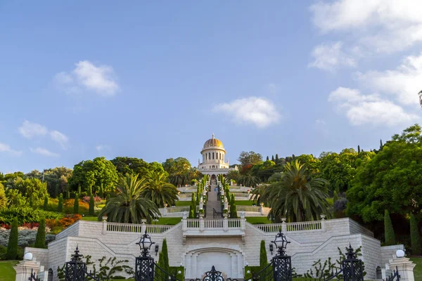 ハイファ イスラエル 2018 バハイ ガーデンズ イスラエル ハイファのカルメル山上に構築されたバハイの信仰の神聖な寺院 — ストック写真