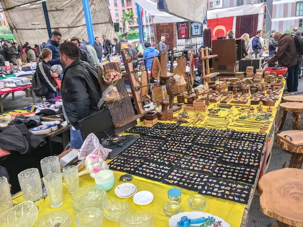 Estambul Turquía Octubre 2018 Ferikoy Flea Market Donde Venden Antigüedades —  Fotos de Stock
