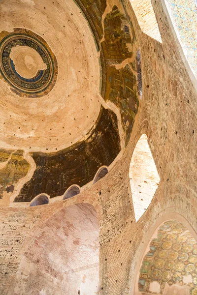 円形またはアギオス ゲオルギオス教会 ギリシャ テッサロニキの古代寺院の内部ビュー — ストック写真