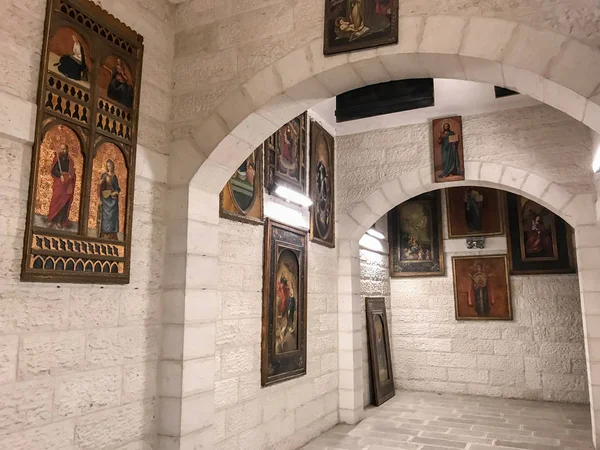 Gerusalemme Israele Giugno 2018 Icone Dipinti Religiosi Una Chiesa Gerusalemme — Foto Stock