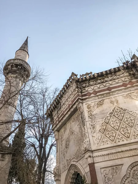 Λεπτομέρεια Από Μαρμάρινα Γλυπτά Της Kececizade Φουάτ Πασά Τζαμί Fatih — Φωτογραφία Αρχείου
