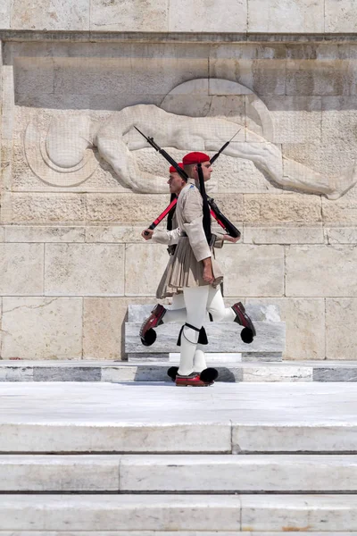 Athens Griekenland Juli 2018 Grieks Soldaten Evzones Gekleed Uniformen Van — Stockfoto