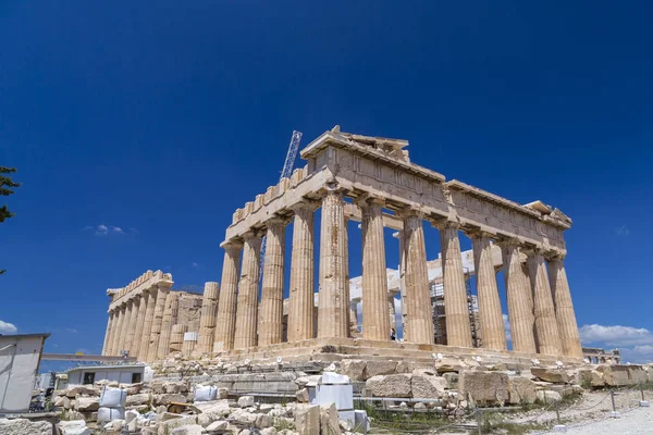 Atenas Grecia Julio 2018 Las Ruinas Antiguas Reconstruidas Partenón Erecteión — Foto de Stock