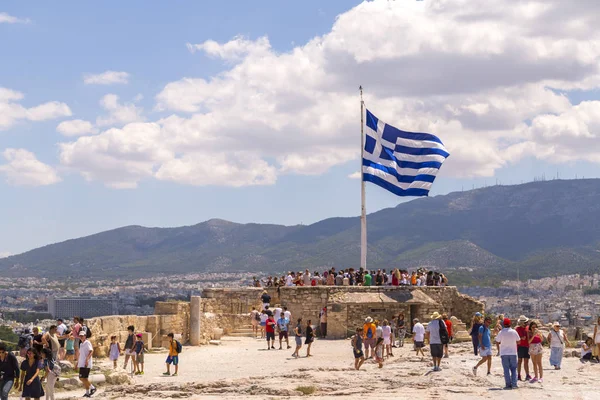 Atina Yunanistan Temmuz 2018 Acropolis Üst Kısmında Sallayarak Büyük Yunan — Stok fotoğraf