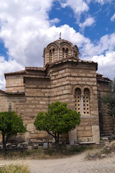 거룩한 교회와 그리스 아고라 아테네 그리스에서에서 헤파이스토스의 사원의 — 스톡 사진