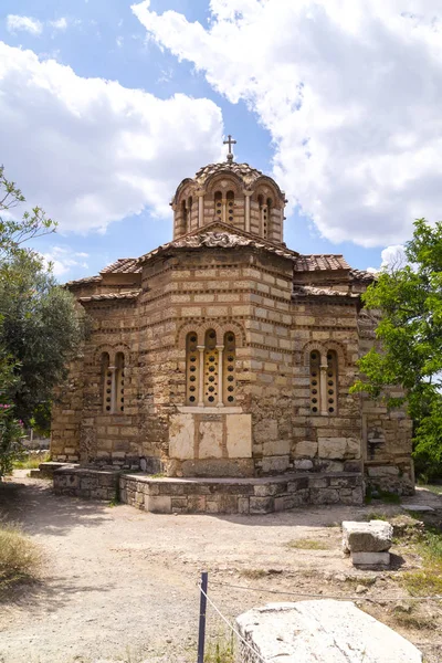 거룩한 교회와 그리스 아고라 아테네 그리스에서에서 헤파이스토스의 사원의 — 스톡 사진