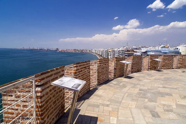Utsikt över Thessaloniki från den berömda Vita tornet, Grekland — Stockfoto