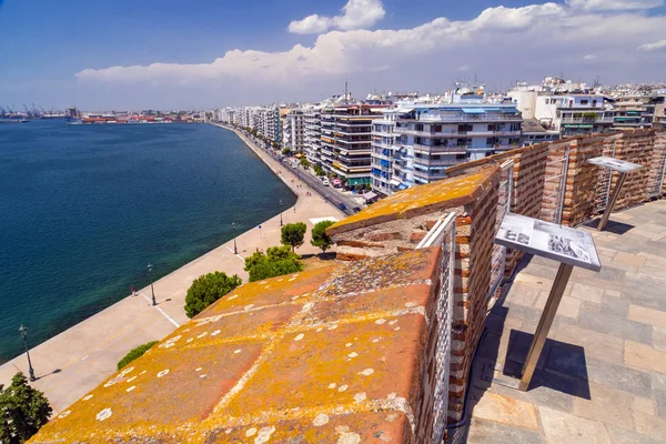 Weergave van Thessaloniki uit de beroemde witte toren, Griekenland — Stockfoto