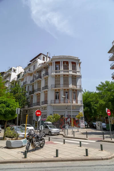 Vista de rua e arquitetura urbana em Salónica — Fotografia de Stock