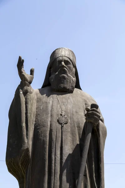 Estátua de Ethnomartisis Chrisostomos Smirnis em Agias Sofias Squ — Fotografia de Stock