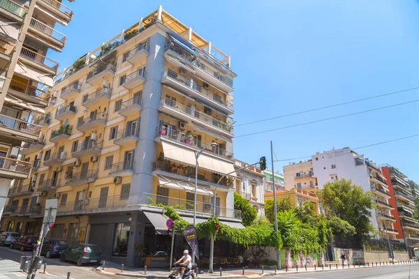 Вид на улицу и городскую архитектуру в Салониках — стоковое фото