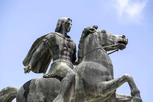 Estatua de Alejandro Magno de Macedonia en la costa de Tessal — Foto de Stock