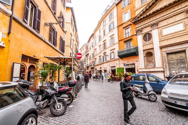 Paysage urbain et architecture générique de Rome, la population italienne — Photo