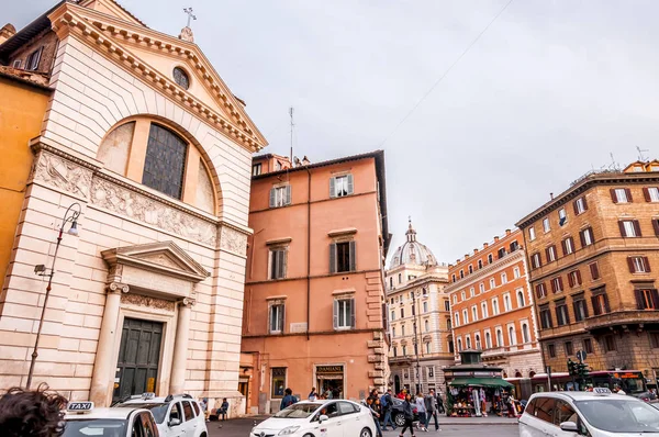 Paysage urbain et architecture générique de Rome, la population italienne — Photo