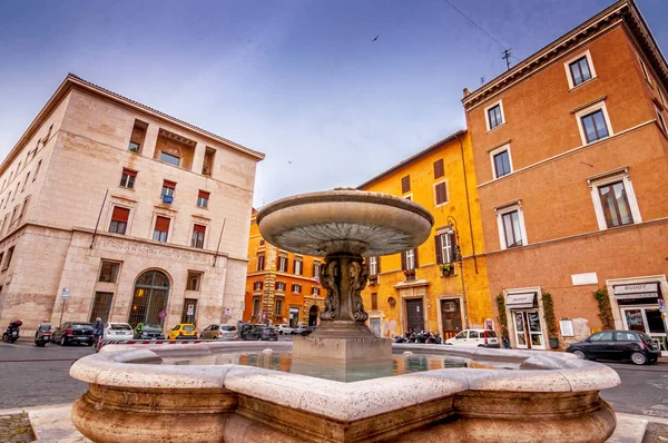 Paysage urbain et architecture générique de Rome, la population italienne — Photo