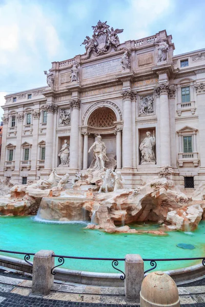 Trevi Fountain or Fontana di Trevi at Piazza Trevi, Rome — Stock Photo, Image