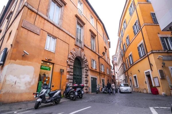 Paesaggio urbano e architettura generica da Roma, il abitante italiano — Foto Stock