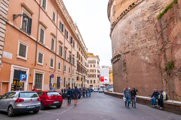 Exterieur uitzicht op het historische Pantheon in Rome, Italië — Stockfoto