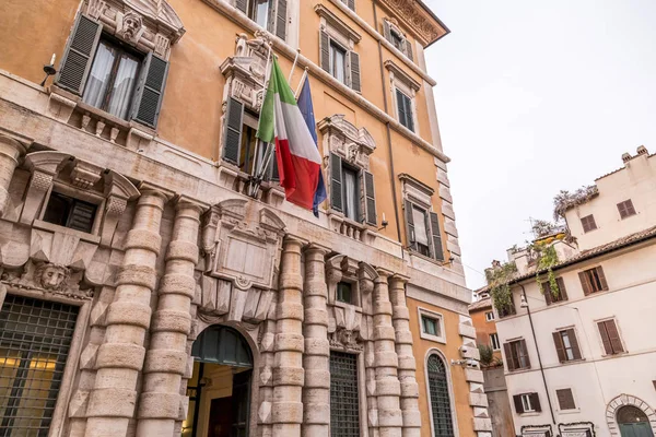 Paisaje urbano y arquitectura genérica de Roma, la italiana —  Fotos de Stock