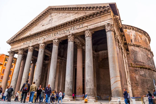 Venkovní pohled na historické Pantheon v Římě, Itálie — Stock fotografie