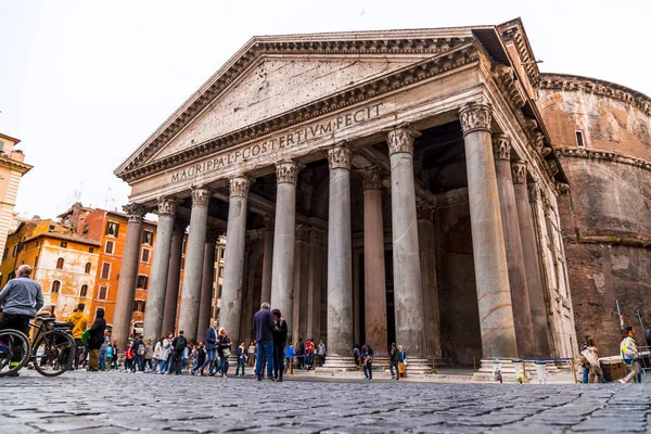 Roma, Italya tarihi Panteon dış görünümü — Stok fotoğraf