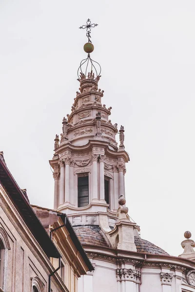 Paisaje urbano y arquitectura genérica de Roma, la italiana —  Fotos de Stock